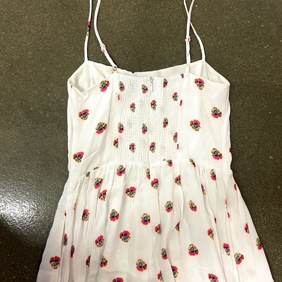 Aritzia Babaton Noel white Floral Midi Dress size 2 - Picture 9 of 13